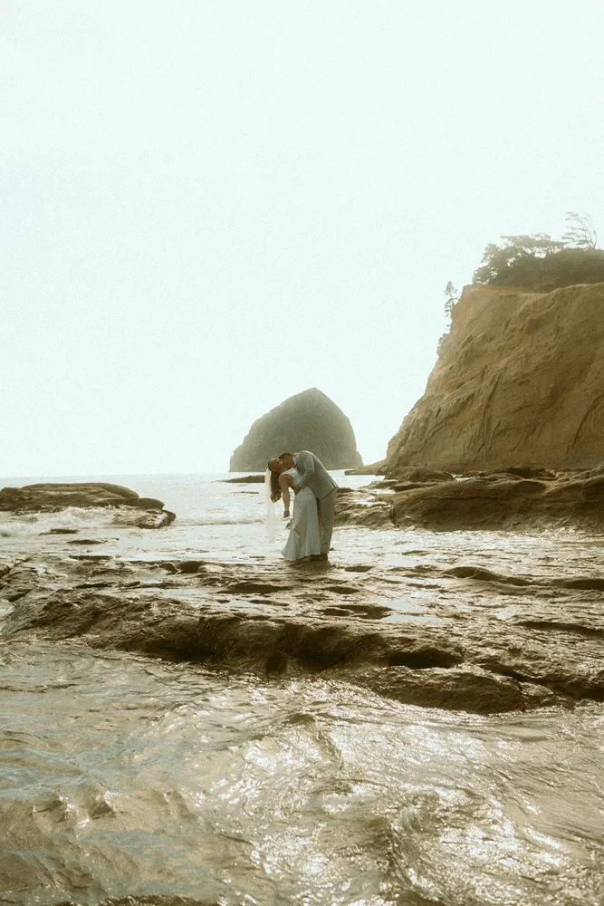 A kiss beside the coastal cliffs